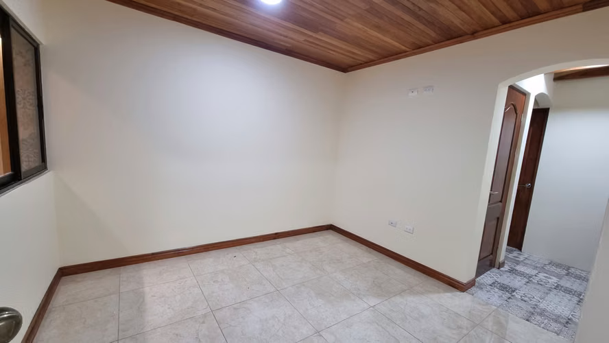 Alquiler de Apartamento  en Yoses Sur - Barrio Los Mangos - Cerca de la U Veritas