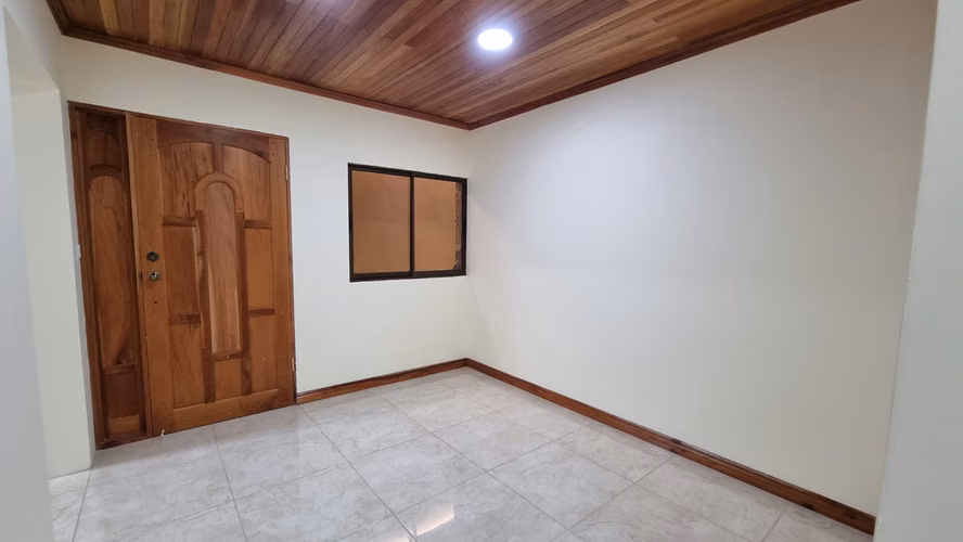 Alquiler de Apartamento  en Yoses Sur - Barrio Los Mangos - Cerca de la U Veritas