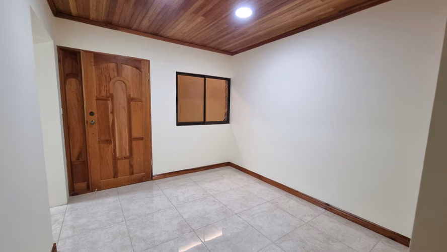Alquiler de Apartamento  en Yoses Sur - Barrio Los Mangos - Cerca de la U Veritas