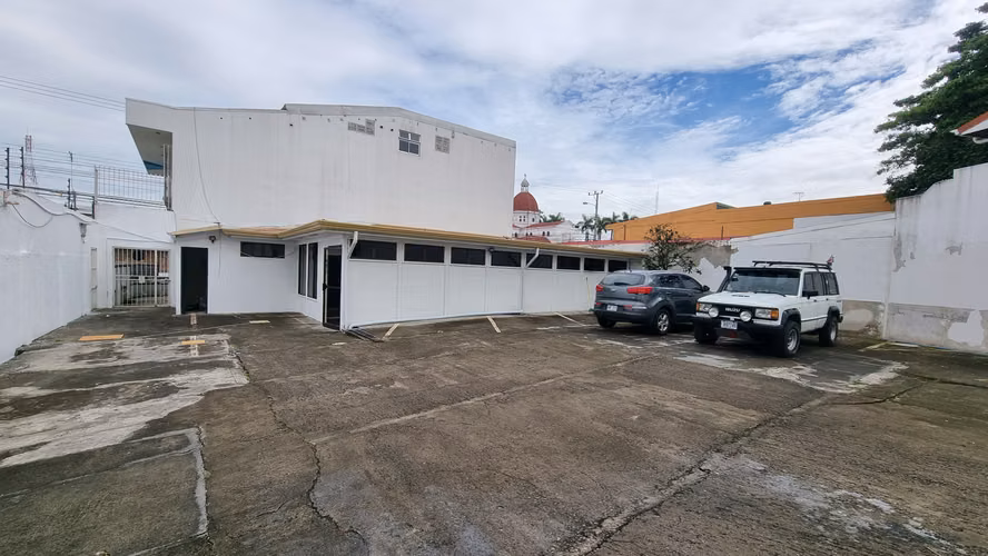 NEGOCIEMOS! Alquiler de Amplio y Hermoso Edificio Comercial en Barrio Escalante - Imagen 2