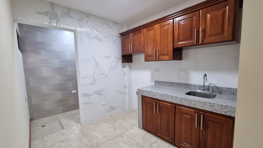 Alquiler de Apartamento en Yoses Sur - Barrio Los Mangos - Cerca de la U Veritas