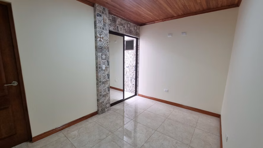 Alquiler de Apartamento en Yoses Sur - Barrio Los Mangos - Cerca de la U Veritas