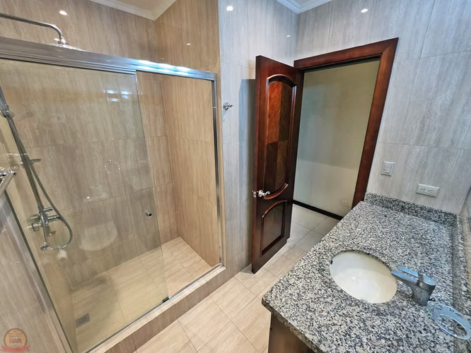 Apartamento premium 2habs con 170 m² con vistas en San Rafael, Escazú