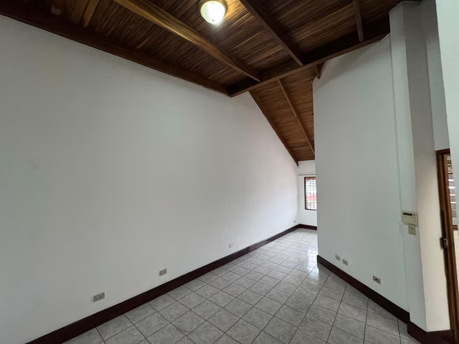 Alquiler apartamento en La Uruca | 2 habitaciones | 1 parqueo - Imagen 7