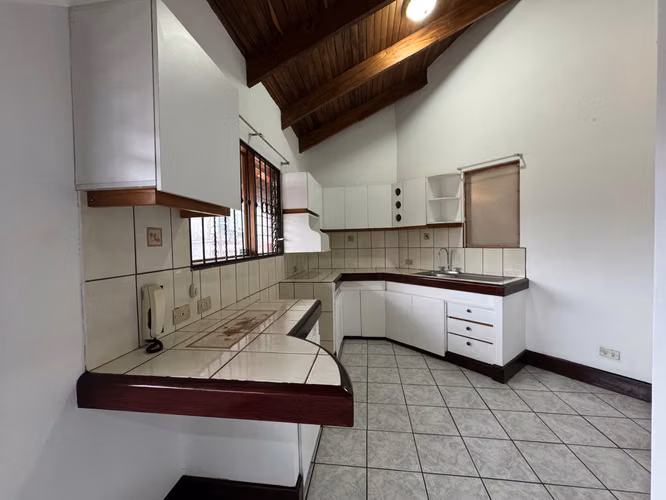 Alquiler apartamento en La Uruca | 2 habitaciones | 1 parqueo - Imagen 3