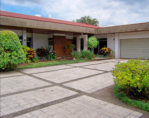 OPORTUNIDAD PARA DESARROLLO VERTICAL EN SABANA SUR | 3.306,58 M² | HASTA 70 M - Imagen 4