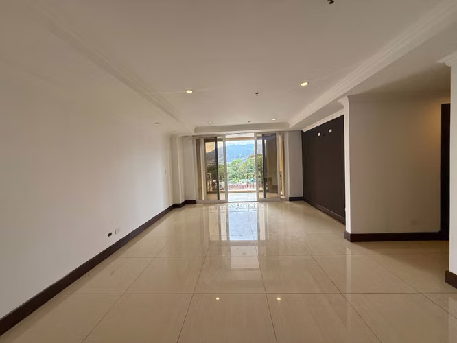 Alquiler apartamento en Torres del Lago, Sabana Sur | 2 habitaciones | 138 m² | $1.700 - Imagen 2