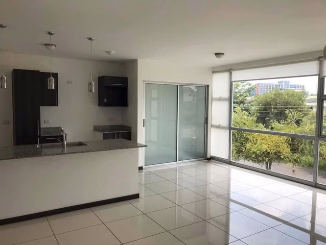 Se Alquila moderno Apartamento en Condominio La Uruca - Imagen 5