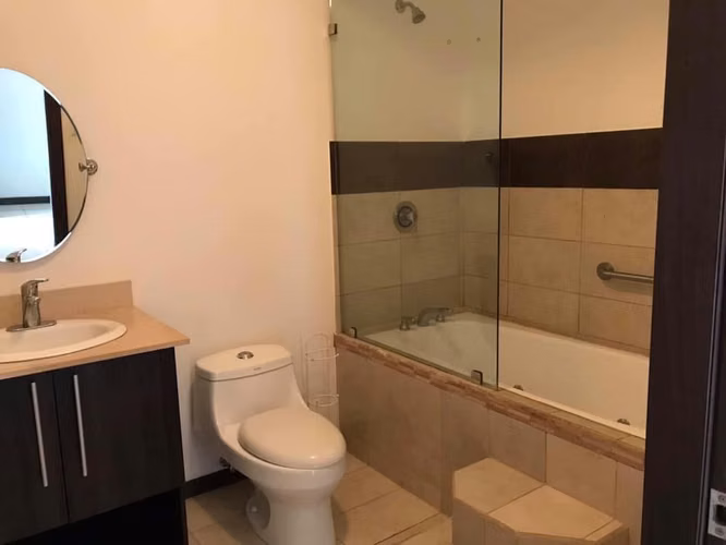 Se Alquila moderno Apartamento en Condominio La Uruca - Imagen 10