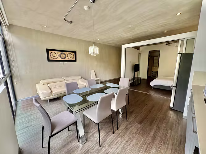 SANTA ANA CENTRO! MODERNO APARTAMENTO AMOBLADO DE 1HAB/1BAÑO/1PARQUEO - Imagen 2