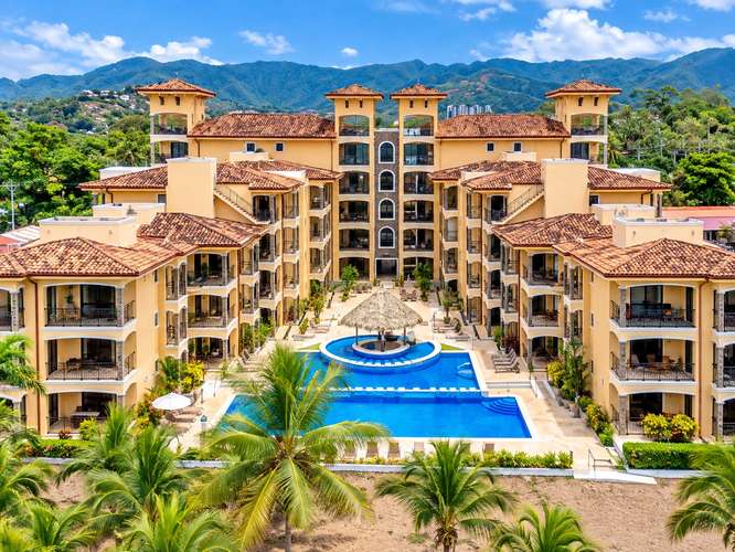 Single-family home inSingle-family home condominium for sale $385,000 