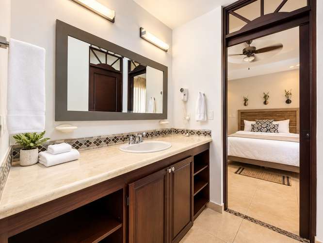 Single-family home inSingle-family home condominium for sale $385,000 
