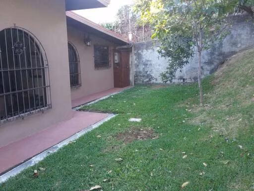 Hermosa Casa Grecia-Peralta - Imagen 10