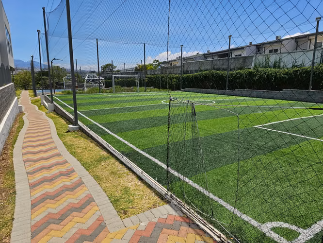 Guachipelín 3-10, hermosa-fina-nueva, L. Blanca, 3 hab, 2.5 baños, sala TV, terraza- patio. - Imagen 17