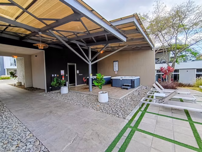 Guachipelín 3-10, hermosa-fina-nueva, L. Blanca, 3 hab, 2.5 baños, sala TV, terraza- patio. - Imagen 19