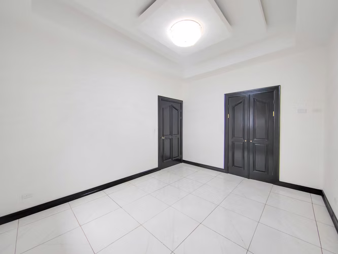 ALQUILER CASA INDEPENDIENTE DE UNA PLANTA EN ROHRMOSER NUNCIATURA - 490M2 - Imagen 6