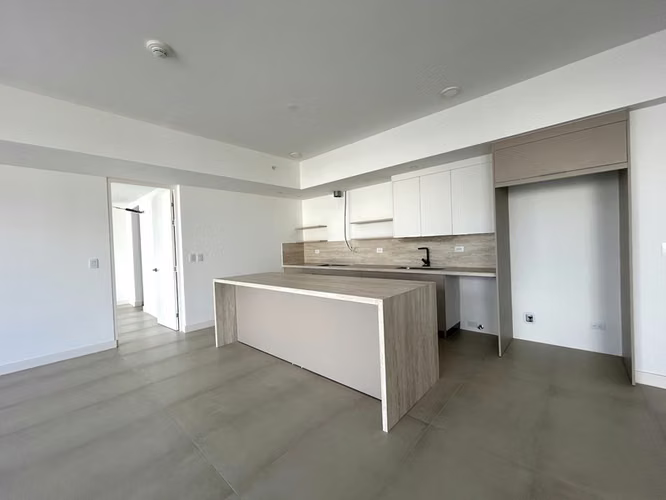 Elegante Apartamento de 3 Habitaciones 3 Baños  en Venta en Rohrmoser ID25943