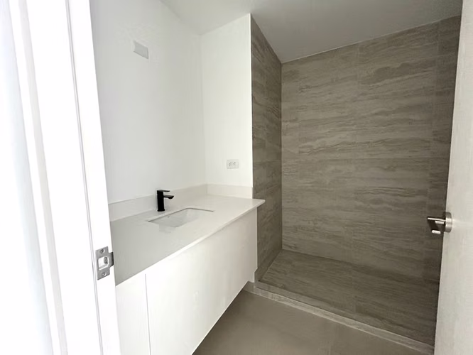 Elegante Apartamento de 3 Habitaciones 3 Baños  en Venta en Rohrmoser ID25943 - Imagen 11
