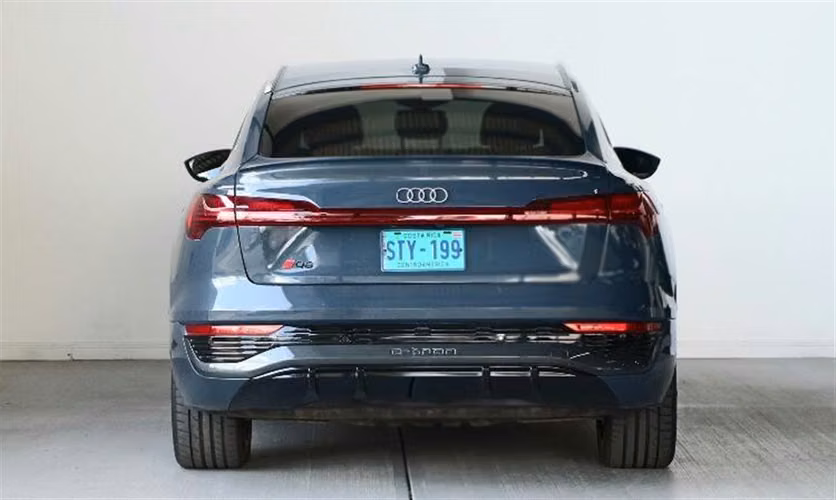AUDI E-TRON 2024 AUTOMÁTICA ELÉCTRICO AZUL - Imagen 3
