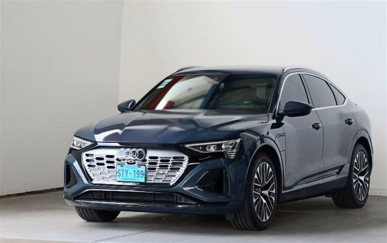 AUDI E-TRON 2024 AUTOMÁTICA ELÉCTRICO AZUL - Imagen 6