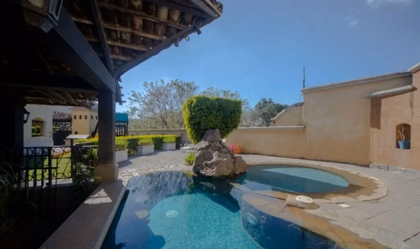 Exclusivo Condominio de 3 Habitaciones con Piscina Privada en Escazú