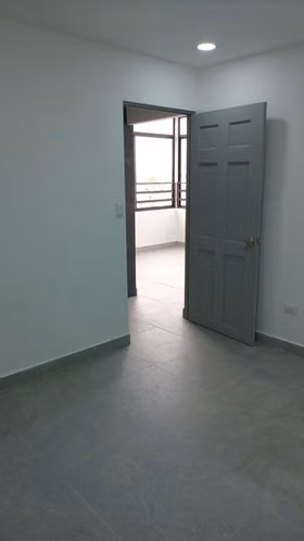 Alquiler apartamento frente Lincoln Plaza