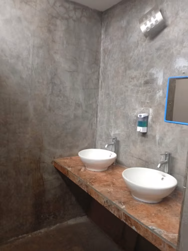 ALQUILER DE BODEGA EN GUADALUPE - Imagen 4