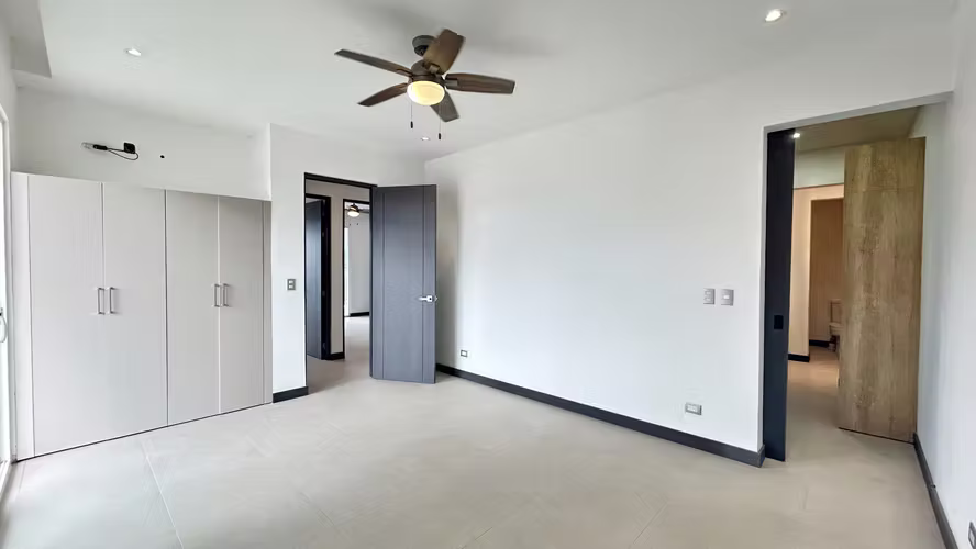 ALQUILER de APARTAMENTO | ELEGANCIA, VISTA Y EXCLUSIVIDAD EN GUACHIPELÍN NORTE, ESCAZÚ - Imagen 12