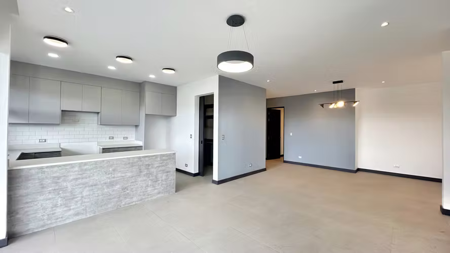 ALQUILER de APARTAMENTO | ELEGANCIA, VISTA Y EXCLUSIVIDAD EN GUACHIPELÍN NORTE, ESCAZÚ
