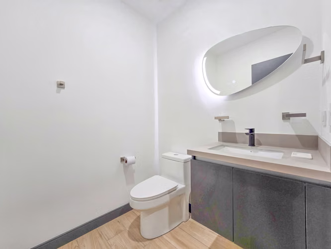 Para estrenar! Lujoso apartamento con jardín y línea blanca en Santa Ana - Imagen 12