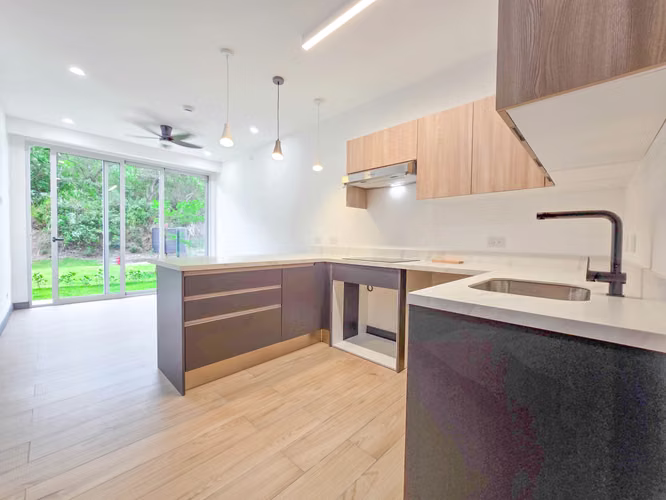 Para estrenar! Lujoso apartamento con jardín y línea blanca en Santa Ana - Imagen 14