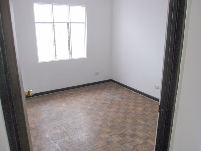 Casa de una planta / uso de suelo mixto / para oficina o comercio en Rohrmoser Pavas - Imagen 7