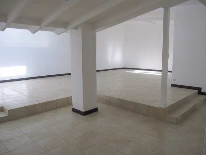 Casa de una planta / uso de suelo mixto / para oficina o comercio en Rohrmoser Pavas - Imagen 4