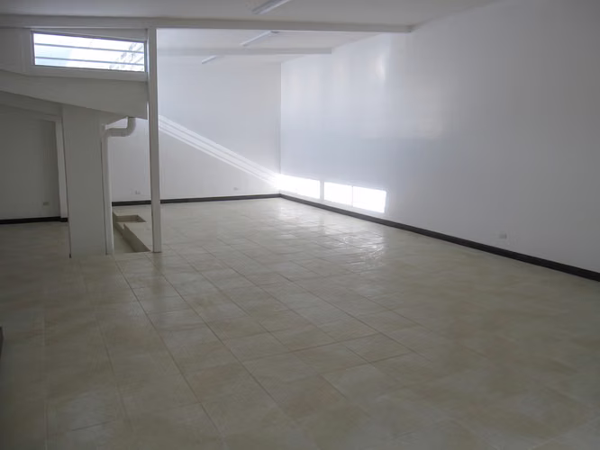 Casa de una planta / uso de suelo mixto / para oficina o comercio en Rohrmoser Pavas - Imagen 13