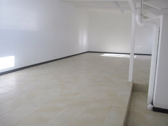 Casa de una planta / uso de suelo mixto / para oficina o comercio en Rohrmoser Pavas - Imagen 14