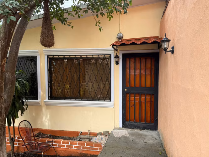 ¡CASA RECIÉN RENOVADA EN ALQUILER – ZAPOTE!