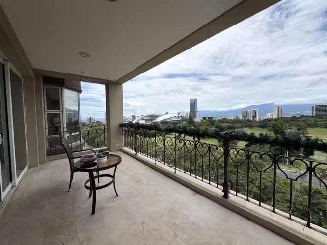 Venta / Alquiler Apartamento de 218 m2 habitables - Imagen 2