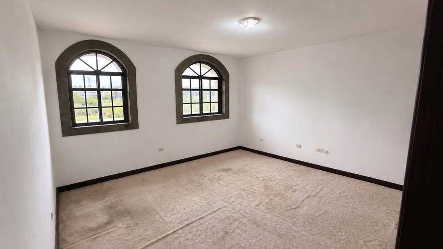Casa de 3 habitaciones y jardín interior en Real Cariari - Imagen 6