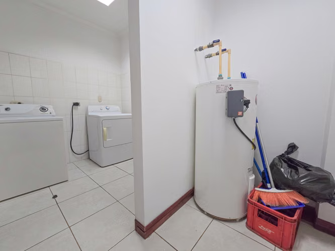 Apartamento de 219 m2 de 3 habit. + oficina y vista en San Rafael Escazú - Imagen 8