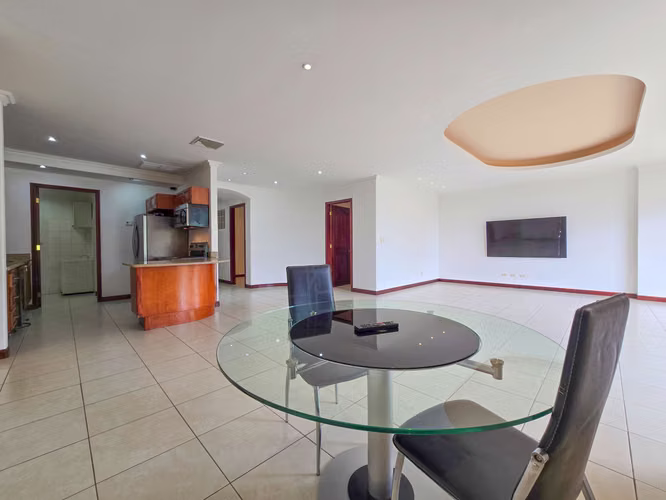 Apartamento de 219 m2 de 3 habit. + oficina y vista en San Rafael Escazú - Imagen 4