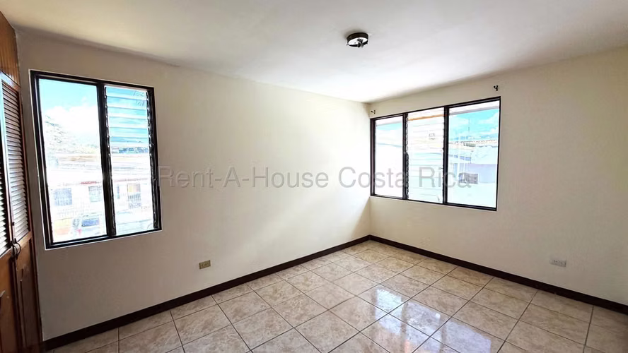 Venta de Casa en Los Yoses Sur, Zapote | 4 Habitaciones | Renovada - Imagen 13