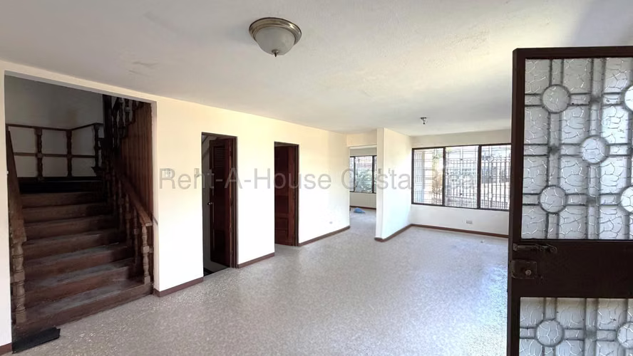 Venta de Casa en Los Yoses Sur, Zapote | 4 Habitaciones | Renovada - Imagen 2