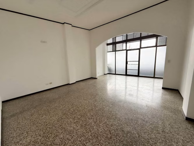 Oficina o local 50m2 en Escazu san Rafael - Imagen 1