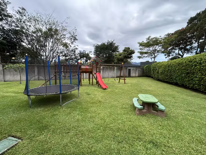 APARTAMENTO SEMIAMUEBLADO LAGUNILLA - Imagen 13
