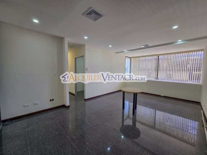 OFICINA DE 162 M2 EN TORRE OFICENTRO LA SABANA - Imagen 17