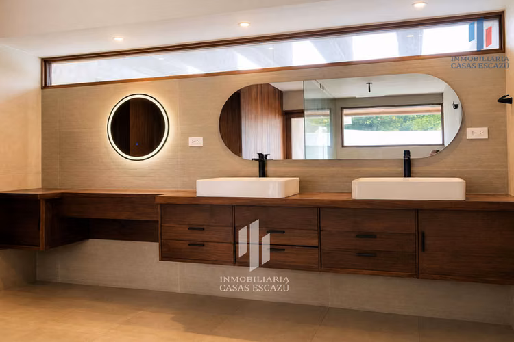 Alquiler de hermosa Casa en Escazú, para Restaurant, Oficinas, Hospedaje, etc - Imagen 14