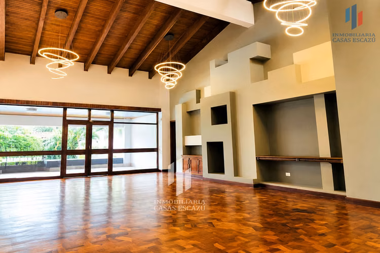 Alquiler de hermosa Casa en Escazú, para Restaurant, Oficinas, Hospedaje, etc - Imagen 3