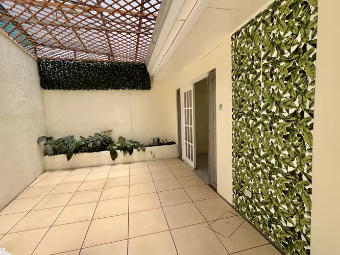 CASA DE UNA PLANTA EN LAGUNILLA