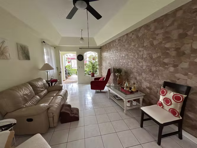 CASA DE UNA PLANTA EN LAGUNILLA - Imagen 3