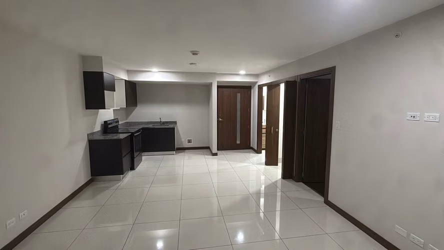 Apartamento con balcón y vista verde en Azenza, La Uruca - Imagen 5